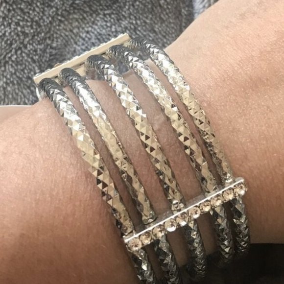 Banana Republic Silver Stretch Bangle Bracelet Crystals 2 3/8" Orig $29.99 NWT - Picture 6 of 6